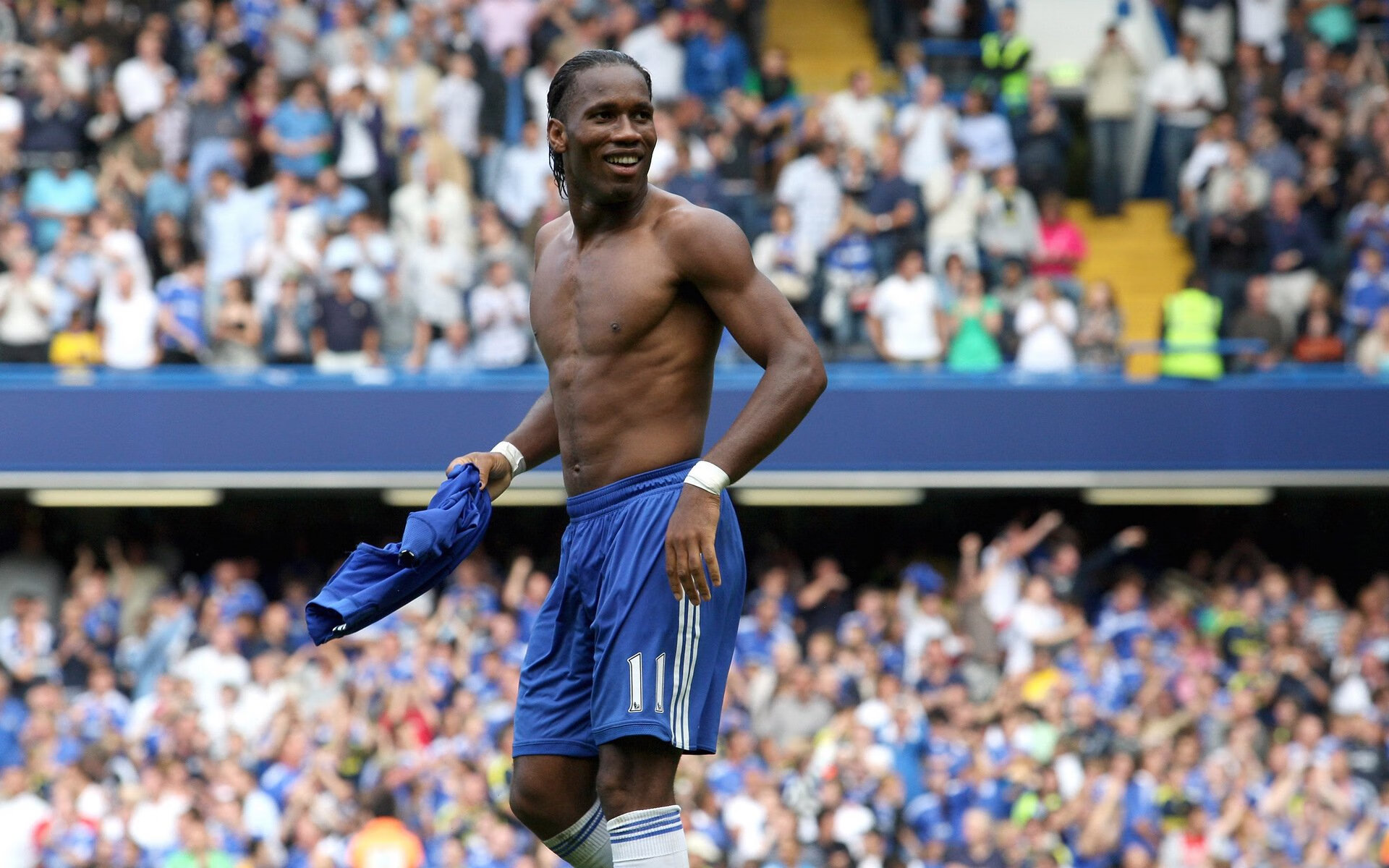 “金牛区城北体育馆：运动舞蹈赛场精彩连连，舞者们挑战节奏与力量极限”