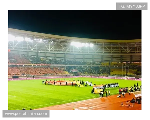 切尔西莫伊塞斯急停变向后劲射——足球场上的完美瞬间