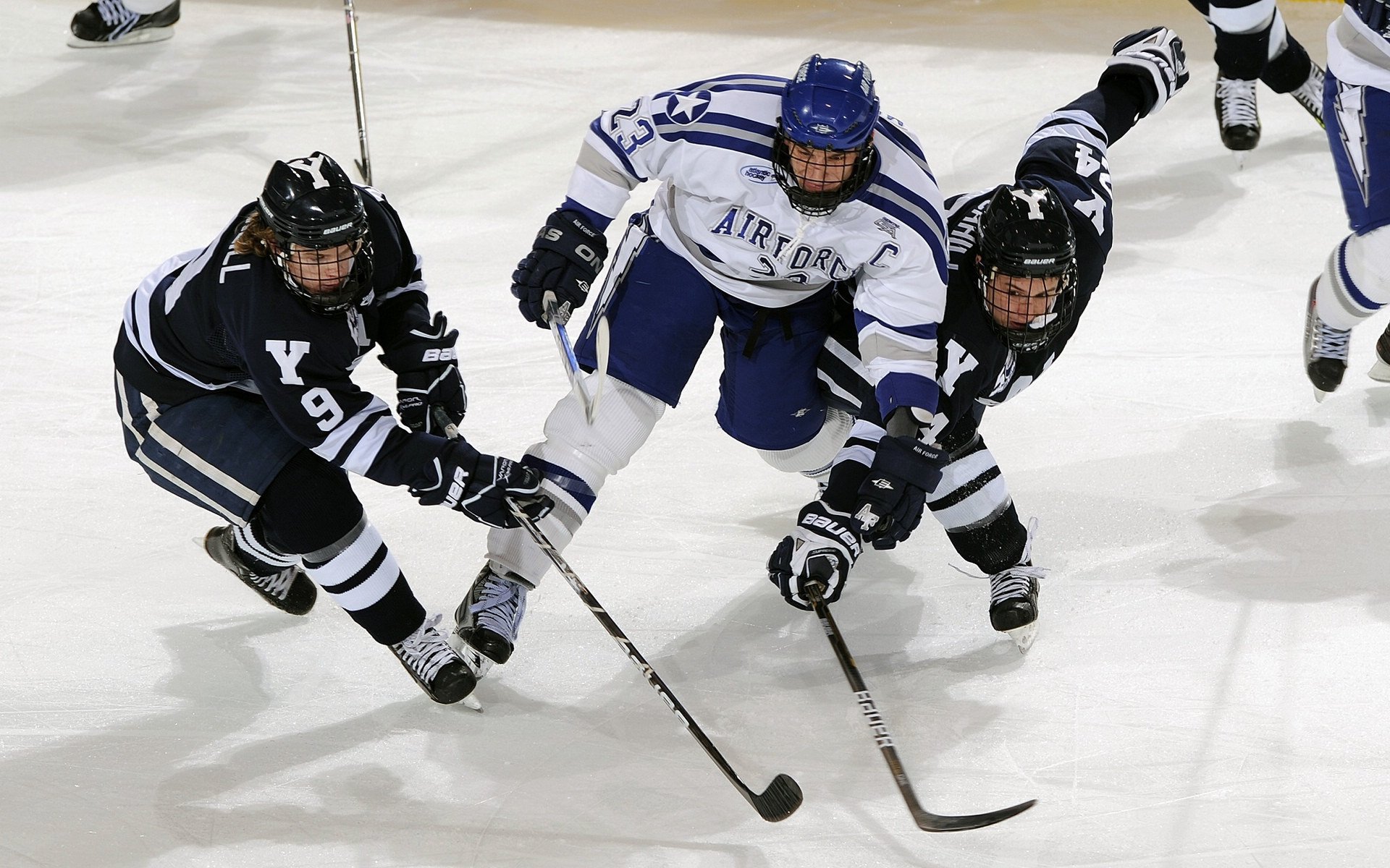 田径接力赛团队配合成关键